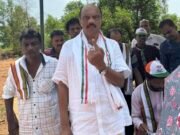 ನಡ ಗ್ರಾಮದಲ್ಲಿ ಮತ ಚಲಾಯಿಸಿದ ಹರೀಶ್ ಕುಮಾರ್