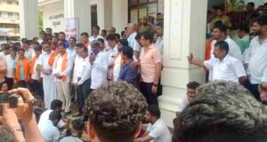 ಕಾರ್ಯಕರ್ತರನ್ನು ಮುಟ್ಟಿದರೆ ಬೆಳ್ತಂಗಡಿಯಲ್ಲಿ ಡಿ.ಜೆ ಹಳಿ ಕೆಜೆ ಹಳ್ಳಿ ಸ್ದಿತಿ ಹರೀಶ್ ಪೂಂಜ ಎಚ್ಚರಿಕೆ