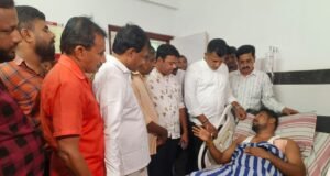 ಹಲ್ಲೆಗೊಳಗಾದ ಬಿಜೆಪಿ ಮುಖಂಡನ ಭೇಟಿ ಮಾಡಿದ ಸಂಸದ ಕ್ಯಾ.ಬ್ರಿಜೇಶ್ ಚೌಟ