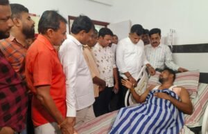 ಹಲ್ಲೆಗೊಳಗಾದ ಬಿಜೆಪಿ ಮುಖಂಡನ ಭೇಟಿ ಮಾಡಿದ ಸಂಸದ ಕ್ಯಾ.ಬ್ರಿಜೇಶ್ ಚೌಟ