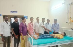 ರಾಜಕೇಸರಿ ಟ್ರಸ್ಟ್ ವತಿಯಿಂದ ಸರಕಾರಿ ಆಸ್ಪತ್ರೆಯಲ್ಲಿ ಹಣ್ಣು ಹಂಪಲು ವಿತರಣೆ