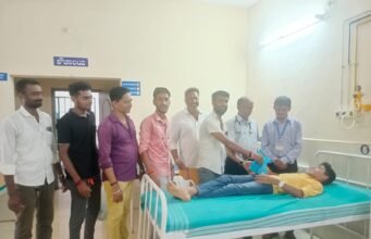 ರಾಜಕೇಸರಿ ಟ್ರಸ್ಟ್ ವತಿಯಿಂದ ಸರಕಾರಿ ಆಸ್ಪತ್ರೆಯಲ್ಲಿ ಹಣ್ಣು ಹಂಪಲು ವಿತರಣೆ