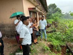 ಉಜಿರೆ ಸರಕಾರಿ ಶಾಲೆಯ ಸಮೀಪ ಭೂಕುಸಿತ; ಶಾಸಕ ಹರೀಶ್ ಪೂಂಜ ಅವರಿಂದ ಪರಿಶೀಲನೆ.