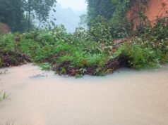 ನಿರಂತರ ಮಳೆಗೆ ಬಂದಾರಿನಲ್ಲಿ ರಸ್ತೆಗೆ ಕುಸಿದ ಗುಡ್ಡ, ವಾಹನ ಸಂಚಾರಕ್ಕೆ ಅಡಚಣೆ