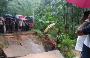 ಕಲ್ಮಂಜದಲ್ಲಿ ಕಿರು ಸೇತುವೆ ಕುಸಿತ ಸಂಪರ್ಕ ಕಡಿತ; ಸ್ಥಳಕ್ಕೆ ರಕ್ಷಿತ್ ಶಿವರಾಂ ಹಾಗೂ ಅಧಿಕಾರಿಗಳ ಭೇಟಿ