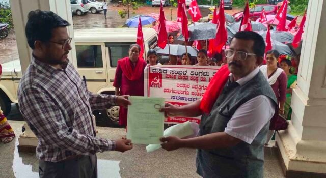 ಬೆಳ್ತಂಗಡಿಯಲ್ಲಿ ಆಕ್ಷರ ದಾಸೋಹ ನೌಕರರ ಪ್ರತಿಭಟನೆ; ಜೀತದಾಳುಗಳಂತೆ ದುಡಿಸುವುದು ಪ್ರಜಾಪ್ರಭುತ್ವದ ಕಗ್ಗೊಲೆಗೆ ಸಮ — ಬಿ.ಎಂ.ಭಟ್