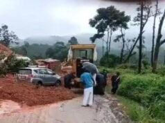 ಶಿರಾಡಿ ಘಾಟಿಯಲ್ಲಿ ಭೂಕುಸಿತ ಮಣ್ಣಿನಡಿ ಸಿಲುಕಿದ ವಾಹನಗಳು; ರಸ್ತೆ ಸಂಚಾರ ಸ್ಥಗಿತ