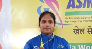 ರಾಜ್ಯ ಮಟ್ಟದ ವೇಟ್ಲಿಫ್ಟಿಂಗ್ ಬಂದಾರಿನ ಕು.ತೇಜಸ್ವಿನಿ ಪೂಜಾರಿಗೆ ಚಿನ್ನದ ಪದಕ