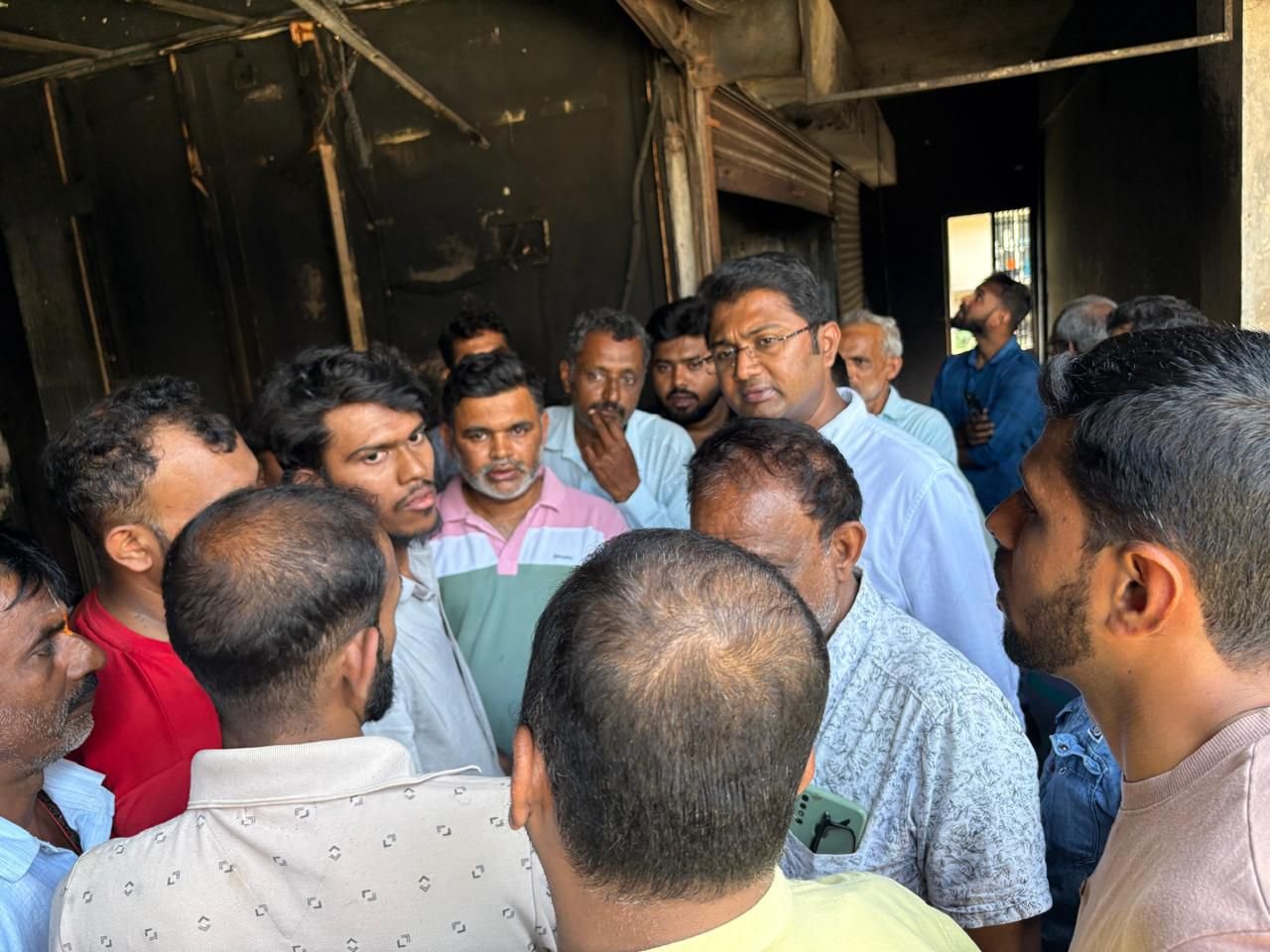 ಬೆಳ್ತಂಗಡಿ ಅಗ್ನಿ ಆಕಸ್ಮಿಕ ಸ್ಥಳಕ್ಕೆ ರಕ್ಷಿತ್ ಶಿವರಾಂ ಭೇಟಿ