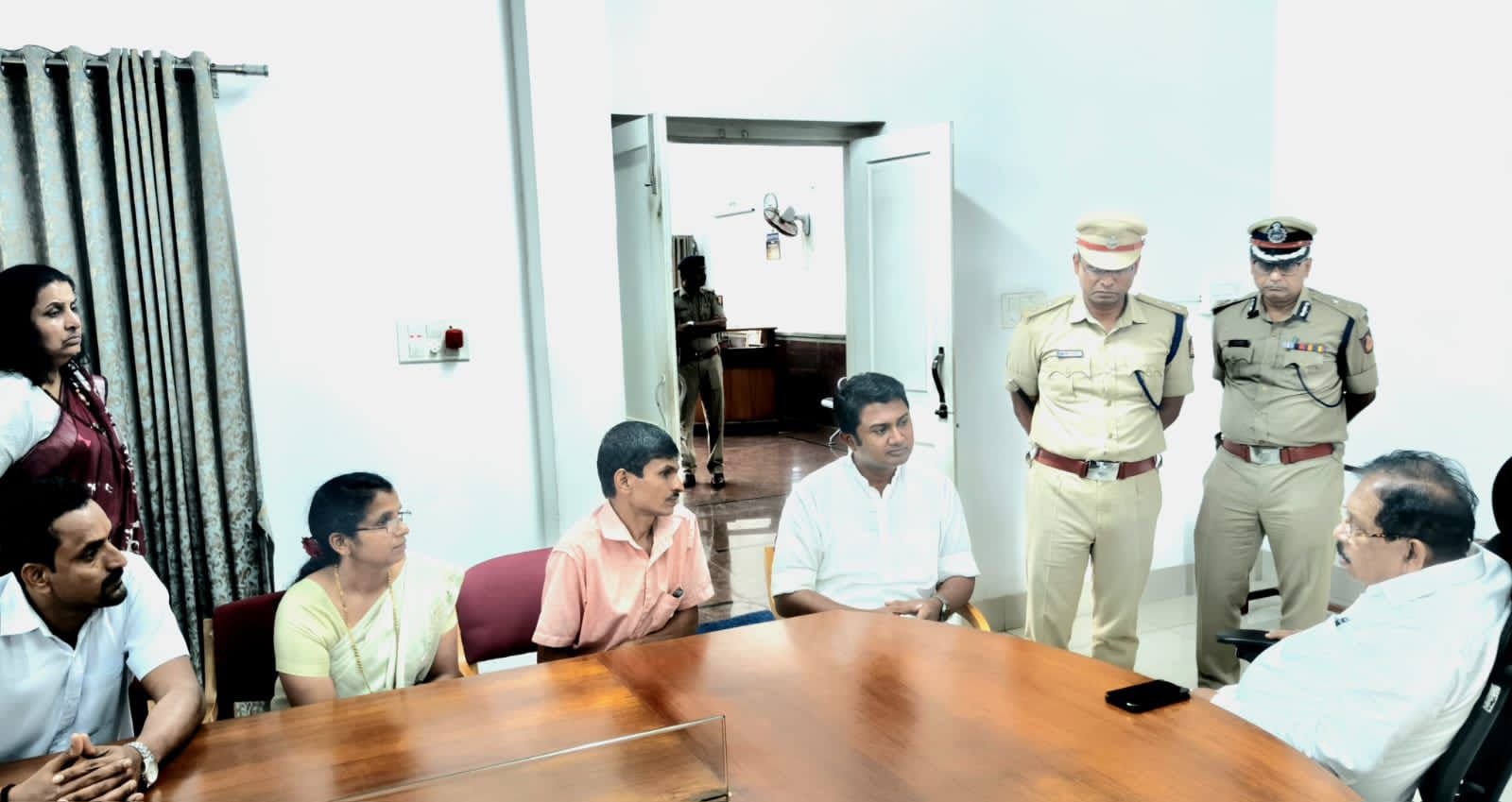 ಓಡಿಲ್ನಾಳ ಸುಮಂತ್ ಕೊಲೆ ಪ್ರಕರಣ, ಗೃಹ ಸಚಿವರನ್ನು ಭೇಟಿ ಮಾಡಿದ ಪೋಷಕರು