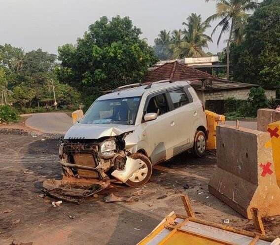 ಮುಂಡಾಜೆ ತಾತ್ಕಾಲಿಕ ತಡೆಗೋಡೆಗೆಕಾರು ಡಿಕ್ಕಿ