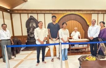 ಏಷ್ಯನ್ ಬ್ಯಾಡ್ಮಿಂಟನ್ ಚಾಂಪಿಯನ್ ಶಿಪ್ ಬೆಳ್ಳಿ ಪದಕ ವಿಜೇತ ಆಯುಷ್ ಶೆಟ್ಟಿ ಧರ್ಮಸ್ಥಳಕ್ಕೆ ಭೇಟಿ
