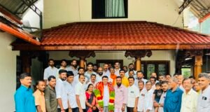 ಬೆಳ್ತಂಗಡಿ ಜನತೆಯ ಪ್ರತಿ ಮನೆಯ ಮನ ಮುಟ್ಟಿದ ಶಾಸಕ ಹರೀಶ್ ಪೂಂಜಾ ರವರಿಗೆ ಇಂದಬೆಟ್ಟು ಕಾರ್ಯಕರ್ತರಿಂದ ಗೌರವ ಅರ್ಪಣೆ.