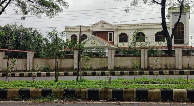 ಬೆಳ್ತಂಗಡಿ : ಕೋಳಿ ಅಂಕದ ಮೇಲೆ ಧರ್ಮಸ್ಥಳ ಪೊಲೀಸರ ದಾಳಿ;ಇಬ್ಬರು ಆರೋಪಿಗಳ ಬಂಧನ, ಸೊತ್ತುಗಳು ವಶಕ್ಕೆ
