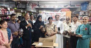 31 ವರ್ಷಗಳ ವಿಶ್ವಾಸದ ಪಯಣ: ಸೋಜಾ ಎಲೆಕ್ಟ್ರಾನಿಕ್ಸ್ನಲ್ಲಿ ವಿಡಿಯಂ ಸರ್ವಿಸ್ ಕ್ಯಾಂಪ್ಗೆ ಚಾಲನೆ, ಸಮಾಜ ಸೇವೆಗೆ ಆಧ್ಯತೆ ಶ್ಲಾಘನೀಯ: ಡಿವೈಎಸ್ಪಿ ರೋಹಿಣಿ ಸಿ.ಕೆ