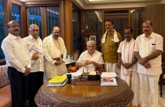 ಮಾಜಿ ಮುಖ್ಯ ಮಂತ್ರಿ ಎಂ ವೀರಪ್ಪಮೊಯ್ಲಿ ಧರ್ಮಸ್ಥಳಕ್ಕೆಭೇಟಿ