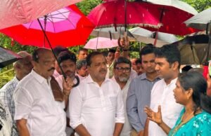 ಬೆಳ್ತಂಗಡಿ; ಮಳೆ ಹಾನಿ ಸಮಸ್ಯೆ ಸಚಿವ ಯು.ಟಿ ಖಾದರ್ ಅವರಿಂದ ಪರಿಶೀಲನೆ; ಅಧಿಕಾರಿಗಳನ್ನು ತರಾಟೆಗೆ ತೆಗೆದುಕೊಂಡ ಸಚಿವರು