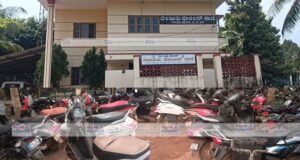ಬೆಳ್ತಂಗಡಿ : ಕೋಳಿ ಅಂಕದ ಮೇಲೆ ವೇಣೂರು ಪೊಲೀಸರ ದಾಳಿ 17 ವಾಹನಗಳು ವಶಕ್ಕೆ 27 ಮಂದಿ ವಿರುದ್ದ ಪ್ರಕರಣ ದಾಖಲು