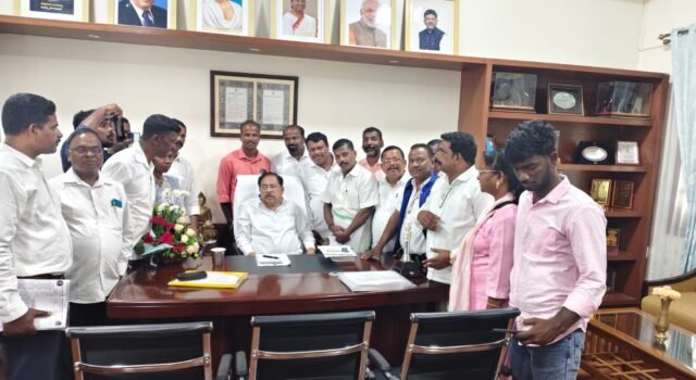 ಡಿಸಿ ಮನ್ನಾ ಜಮೀನು ಮಂಜೂರಾತಿಗೆ ಅತೀ ಶೀಘ್ರವಾಗಿ ಕಾನೂನು ಕ್ರಮ: ಕಂದಾಯ ಸಚಿವ ಡಾ.ಜಿ.ಪರಮೇಶ್ವರ್ ಭರವಸೆ. ದಲಿತ ಸಂಘಟನೆಗಳ ಸಮನ್ವಯ ಸಮಿತಿ ಮುಖಂಡರೊಂದಿಗೆ ಸಭೆ